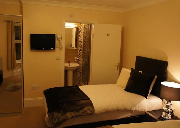 Sapphire Hotel London